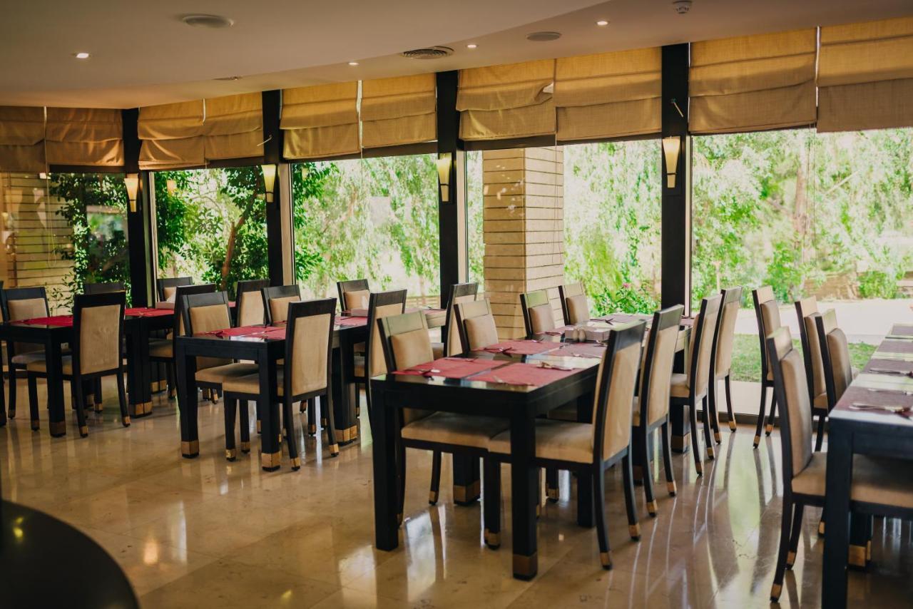 Ashur Hotel Dukhan Eksteriør billede